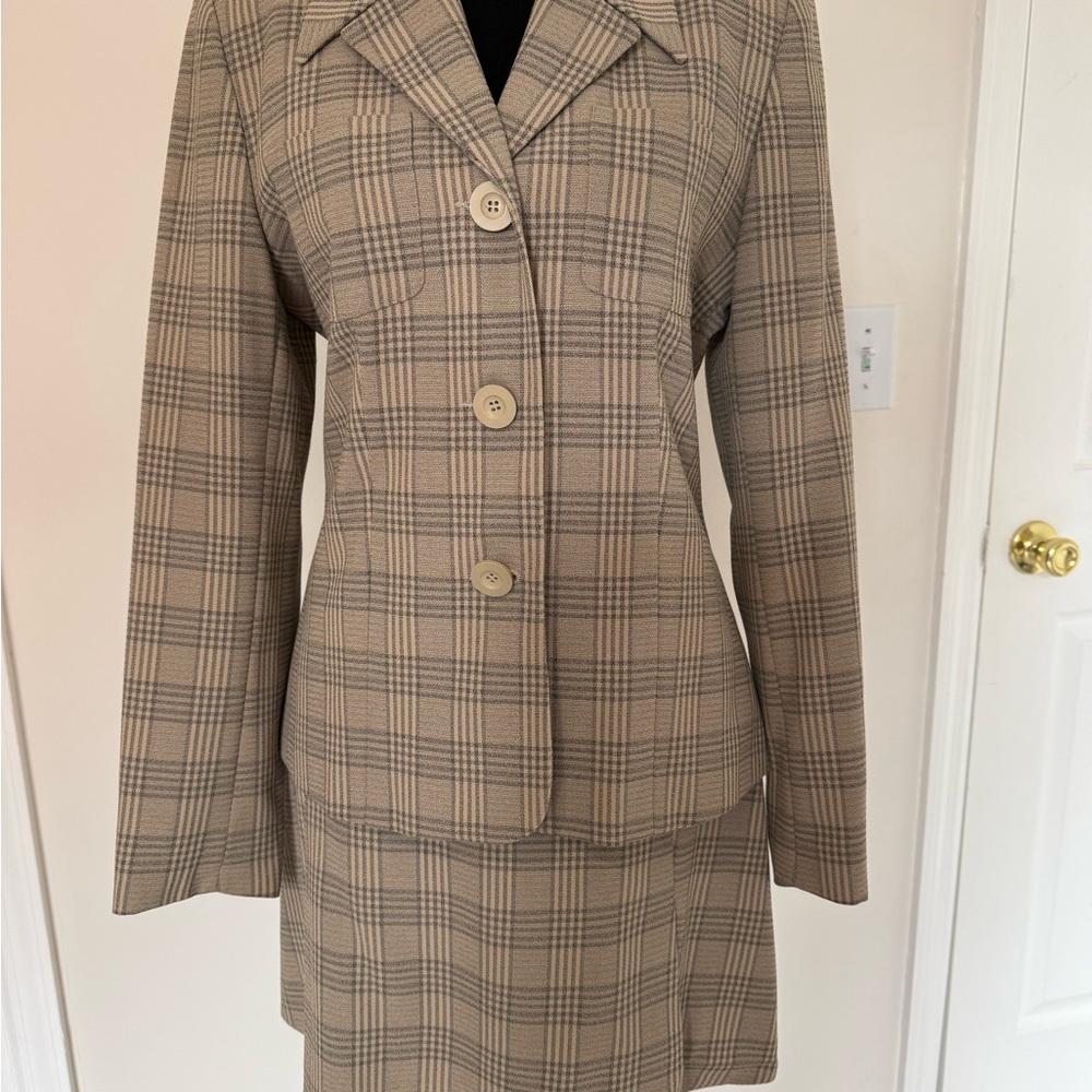 Blazer & Skirt Set Timeless Style USM-EU38